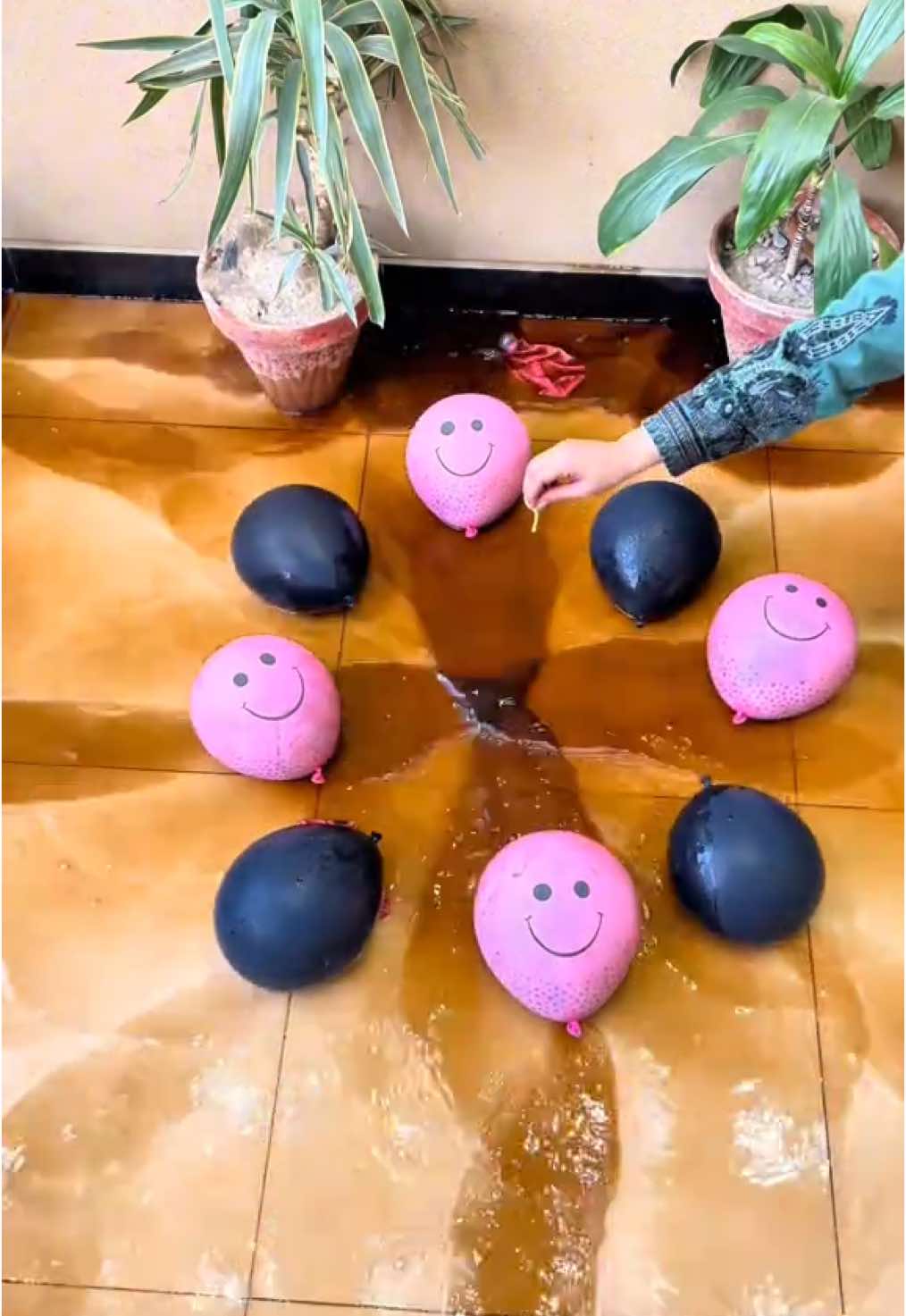 #satisfyingvideo #satisfying #foryoupageofficiall #asmr #Viral #relaxingvideos #viraltiktok #fypシ゚viral #😁😁😁😁😁 #😊😊😊 #🤪🤪🤪 #supersatisfying #FORYOU #🎈🎈🎈🎈🎈⚡️⚡️⚡️⚡️💥💥💥💥💭💭💭 #blackballoons 