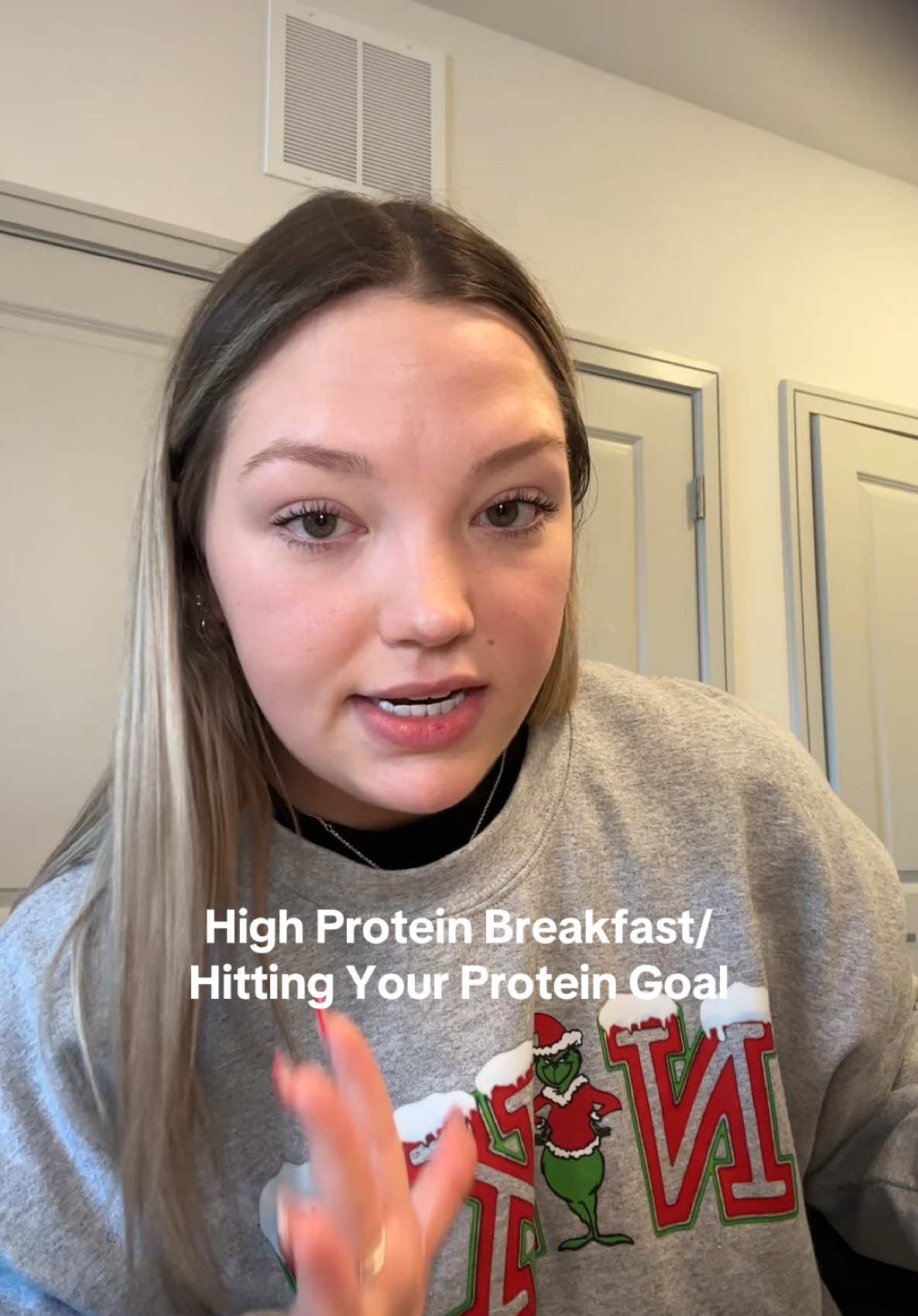 Your protein goal is super important! Here is my high protein breakfast that I am currently stuck on & some tips to help you achieve your protein goal 🤍 #protein #GymTok #gym #fitnessmotivation #Fitness #fyp #fypシ #foru #foryoupage #FoodTok #foodtiktok #highprotein 