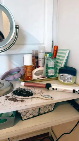 Love an organized vanity 🫶🏼🧽@Staples @elfcosmetics @farmstay_official @itsskin.cosmetics @CooperVision @Dove Beauty & Personal Care #vanity #CleanTok #creatorsearchinsights 
