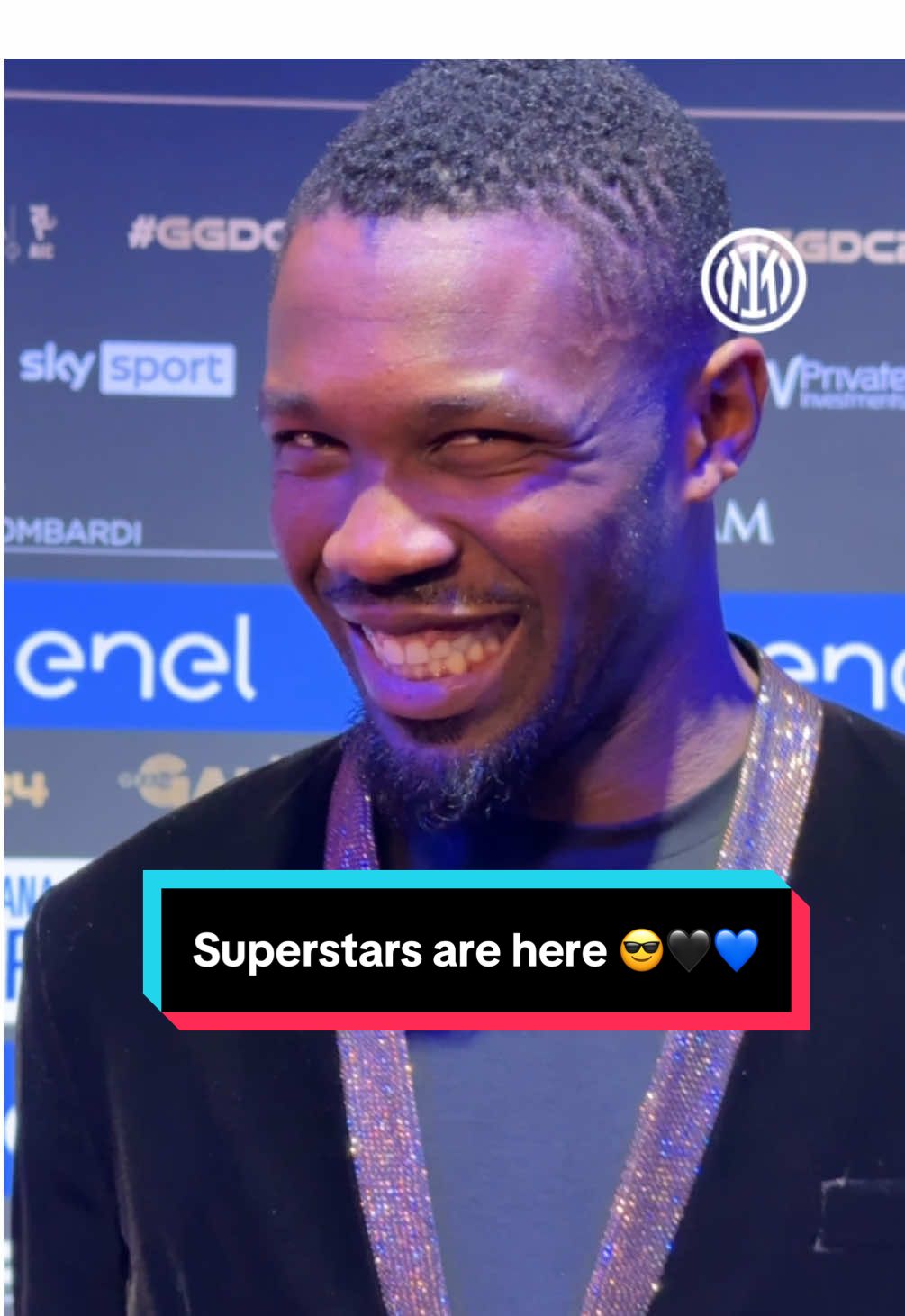 The red carpet turns black and blue! 🖤💙 Inter’s stars are here to shine  😎⭐ #ForzaInter #GranGalàDelCalcio #GGDC24 #Inter #TikTokCalcio #TikTokFootball #Football #Calcio #SerieA