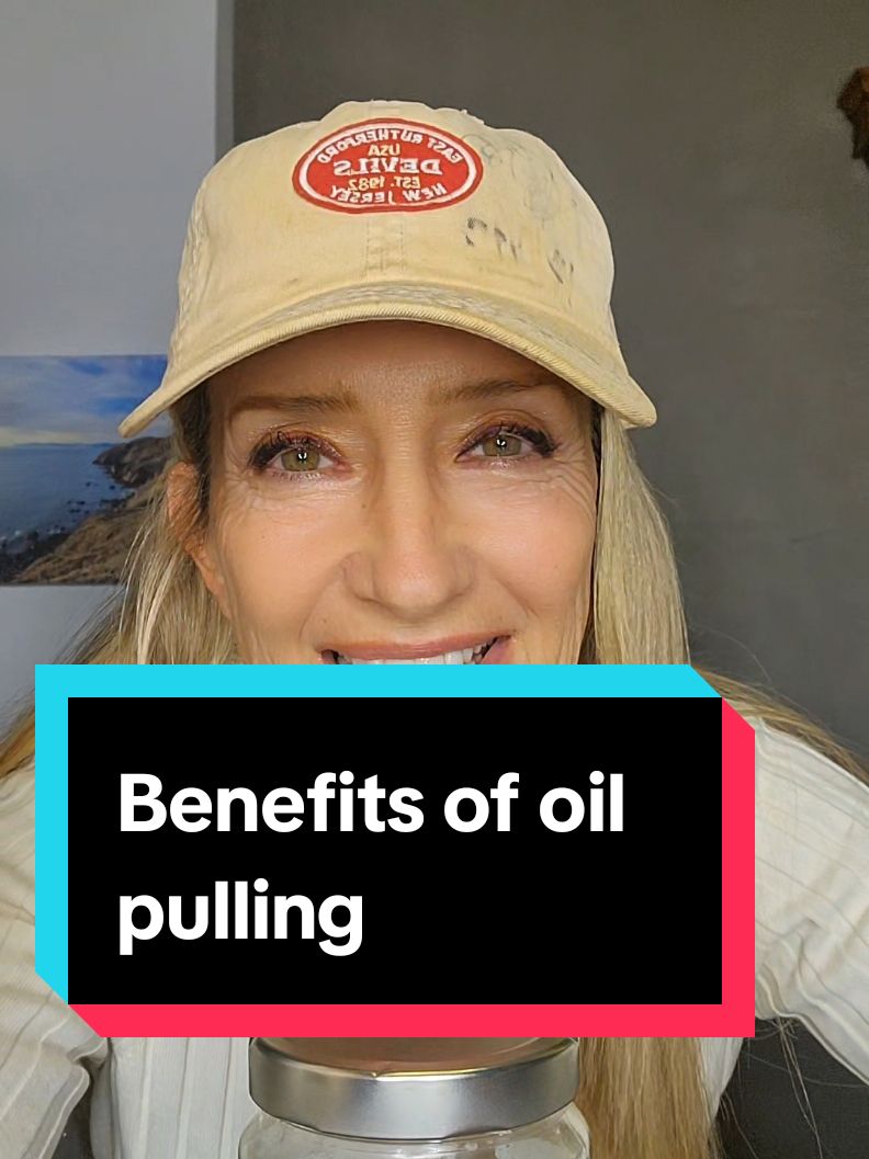 #creatorsearchinsights #fyp #benefitsofoilpulling #oilpulling #coconutoil #teethwhetening #foryoupage 