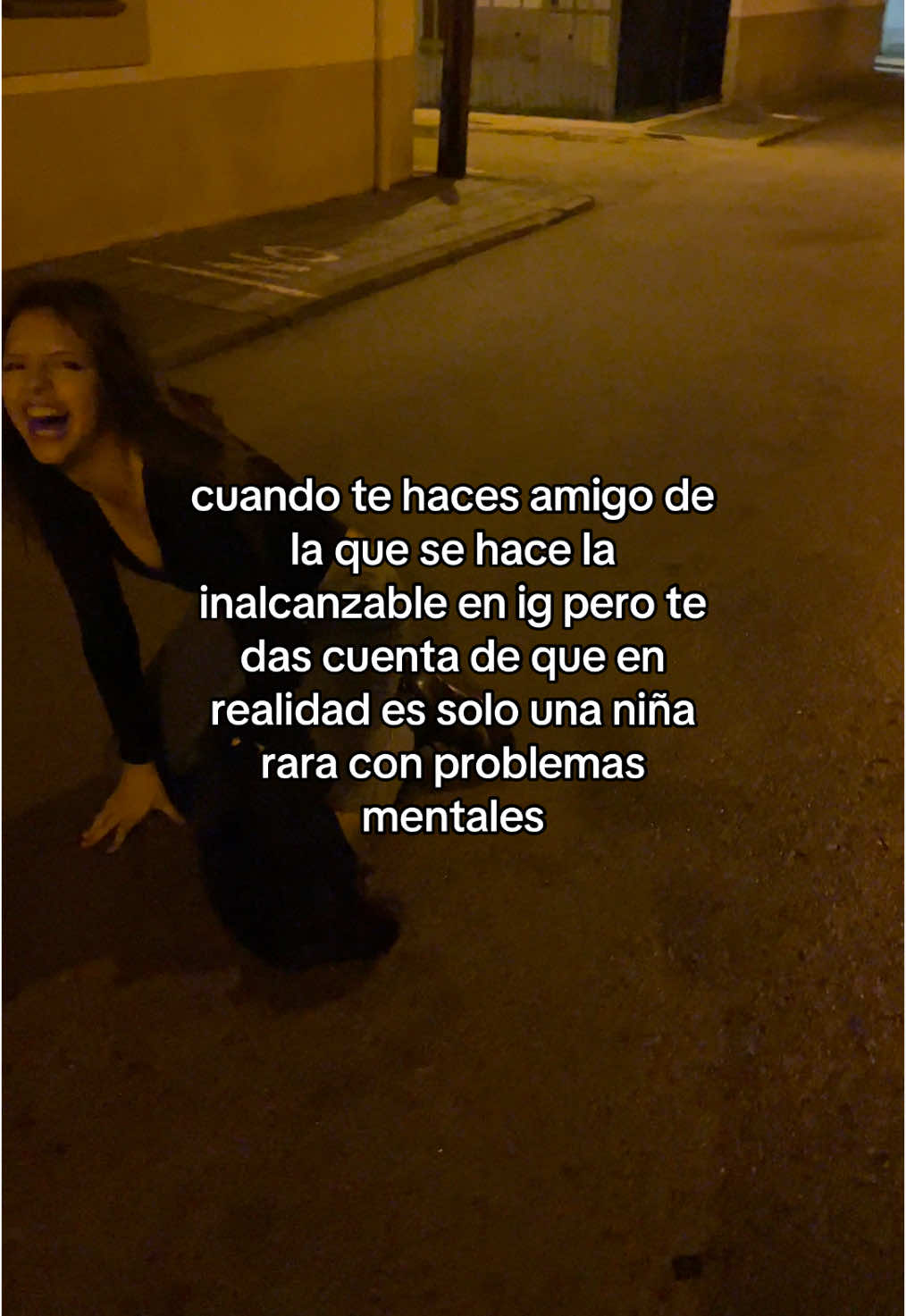 daniela pide ayuda porfa #SantJordi2024 #rara #humor #mejoramiga #locuras #ig #inalcanzable #perreo #dedicar @𝒟𝒶𝓃𝒾𝑒𝓁𝒶🌺 