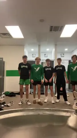 @J A C E  H A N K S🦆 @Caylor @Dean Morgan @sam_neal13 #trend 