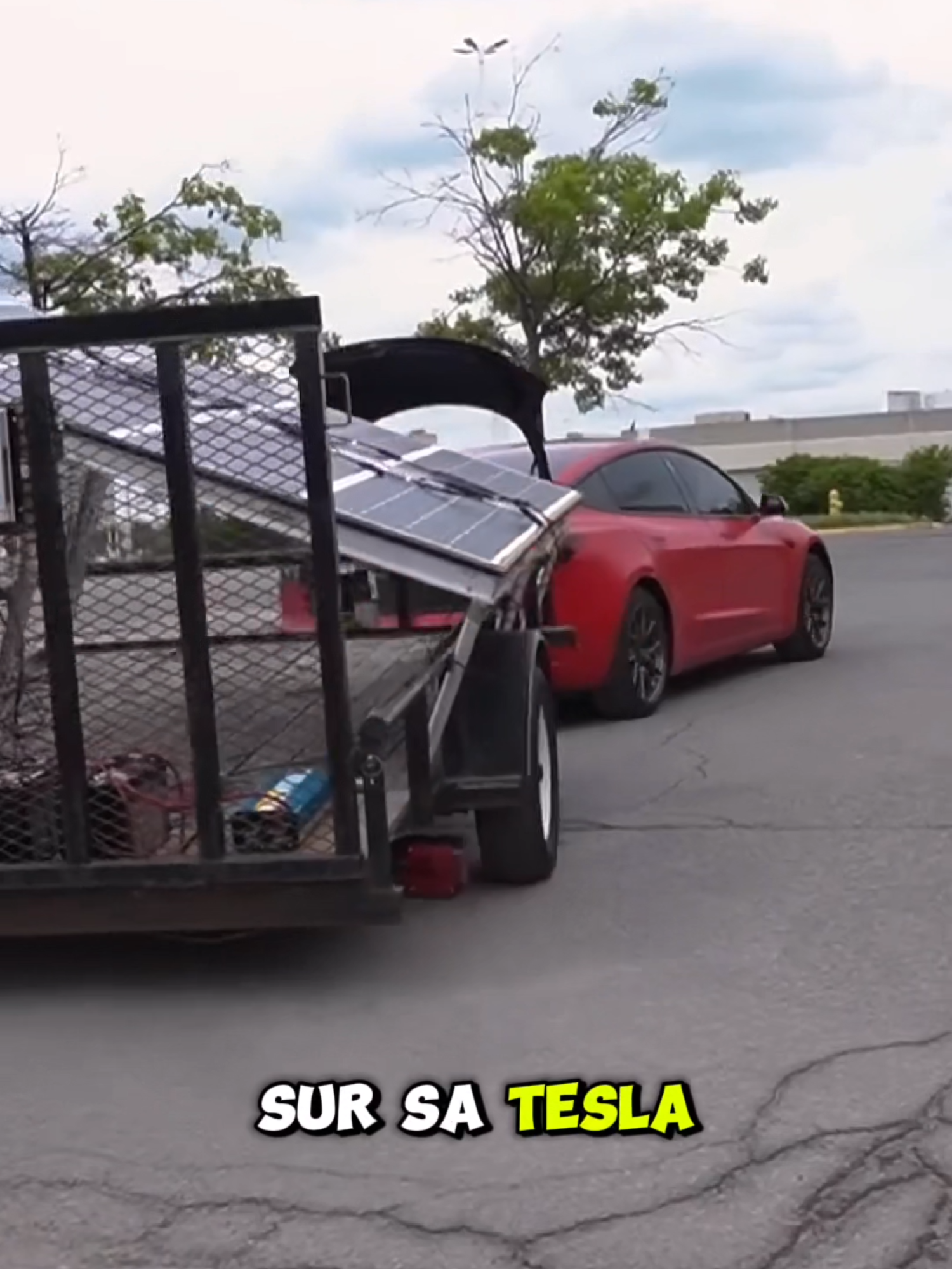 Il fabrique un système pour avoir batterie illimité sur sa Tesla !! #voiture #tesla