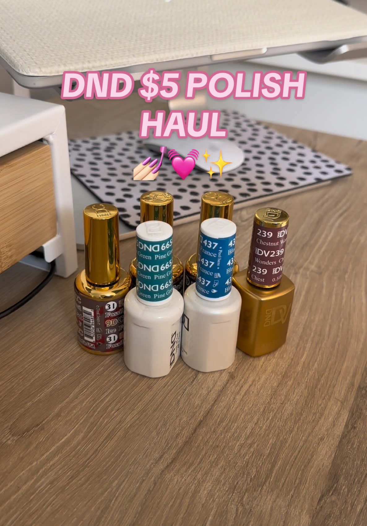 the most gorg colors 😍😍😍😍 which is your fav? Shop the DND $5 polish sale (+50% off everything) now while you still can! #dndgel #dndgelpolish #dndpolish #gelpolish #gelnails #dndgelnails #diynails #diygel #gelcollection #cateyepolish #cateyegel 