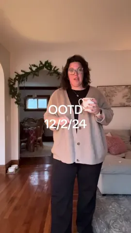 we’re baaaaaaaaaack!  wearing @Jenni Kayne, @aerie, @Old Navy Official, @UNIQLO USA, and @Rothy’s  #OOTD #size18style #size18fashion #plussize #sizeinclusive #sustainablefashion 