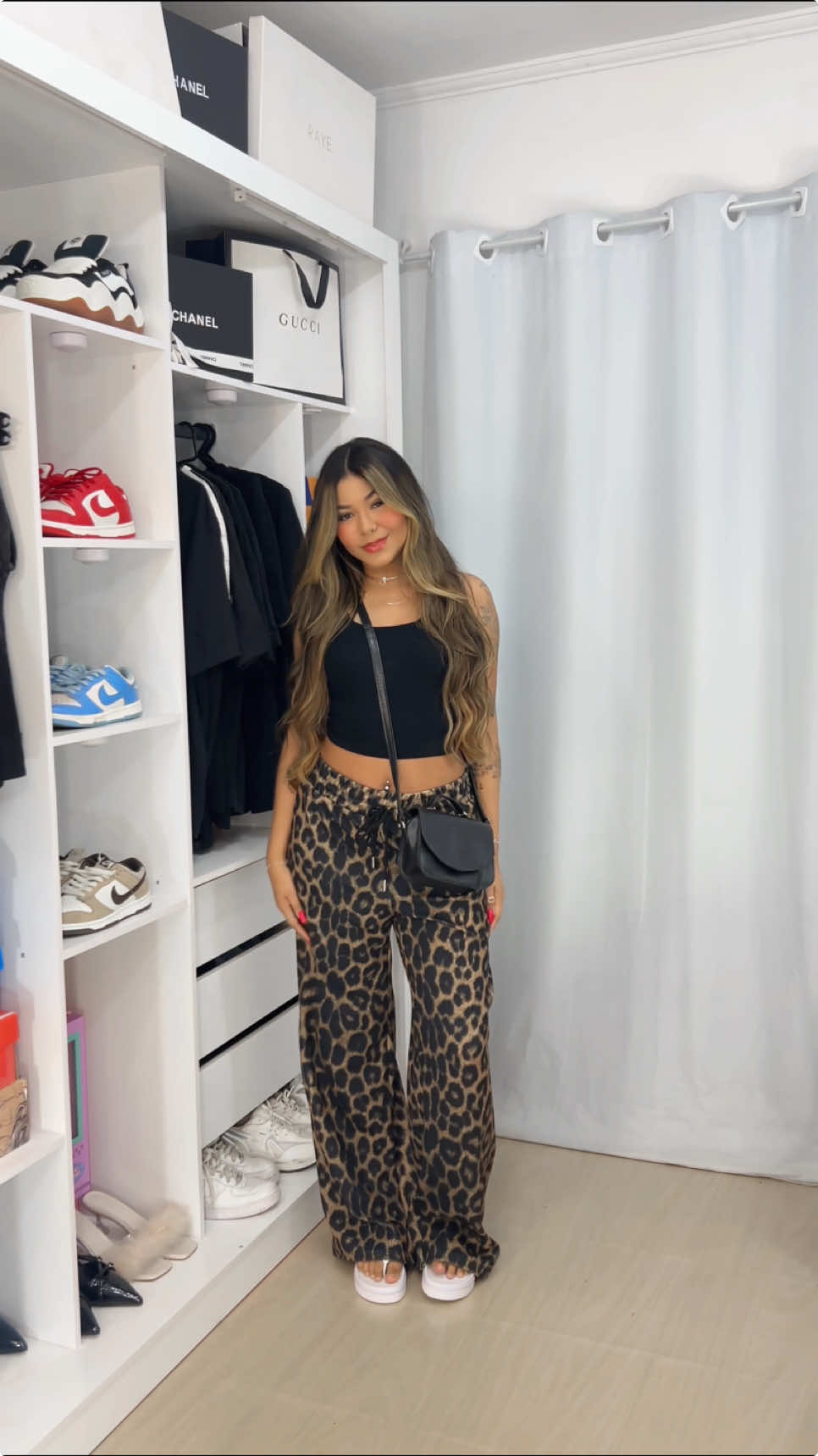 qualquer look fica melhor com os acessórios da @Céu de Prata 🩵💍 todas as joias são em Prata 925 e temos cupom de 10% OFF em todo site 🏷️ 