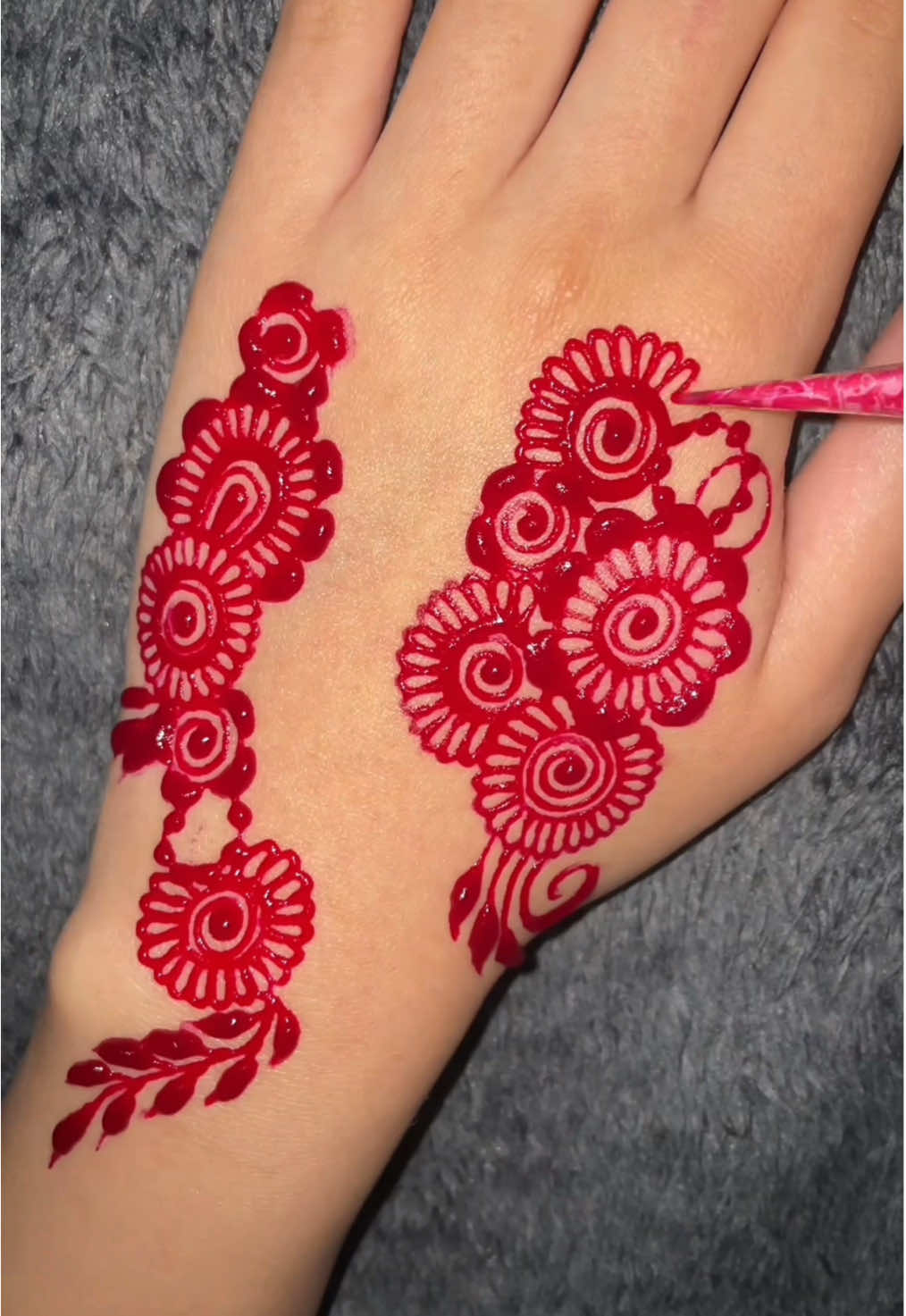 🩷🎀🌸 #henna #hennaart #hennaartist #hennadesign #bridalhenna #partyhenna #floralhenna #fyp #foryou #foryoupage #goviral #hennatimelapse #timelapse #aylesburyhennaartist #hennaaq #buckinghamshirehenna #aylesburyhenna