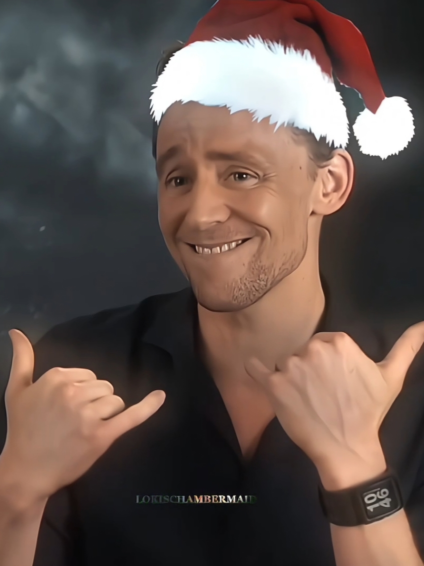 I hope to see him under my tree this year #tomhiddleston #tomhiddlestonedit #hiddlestoners #loki #christmas #trending #fyp #fypage #fypage 