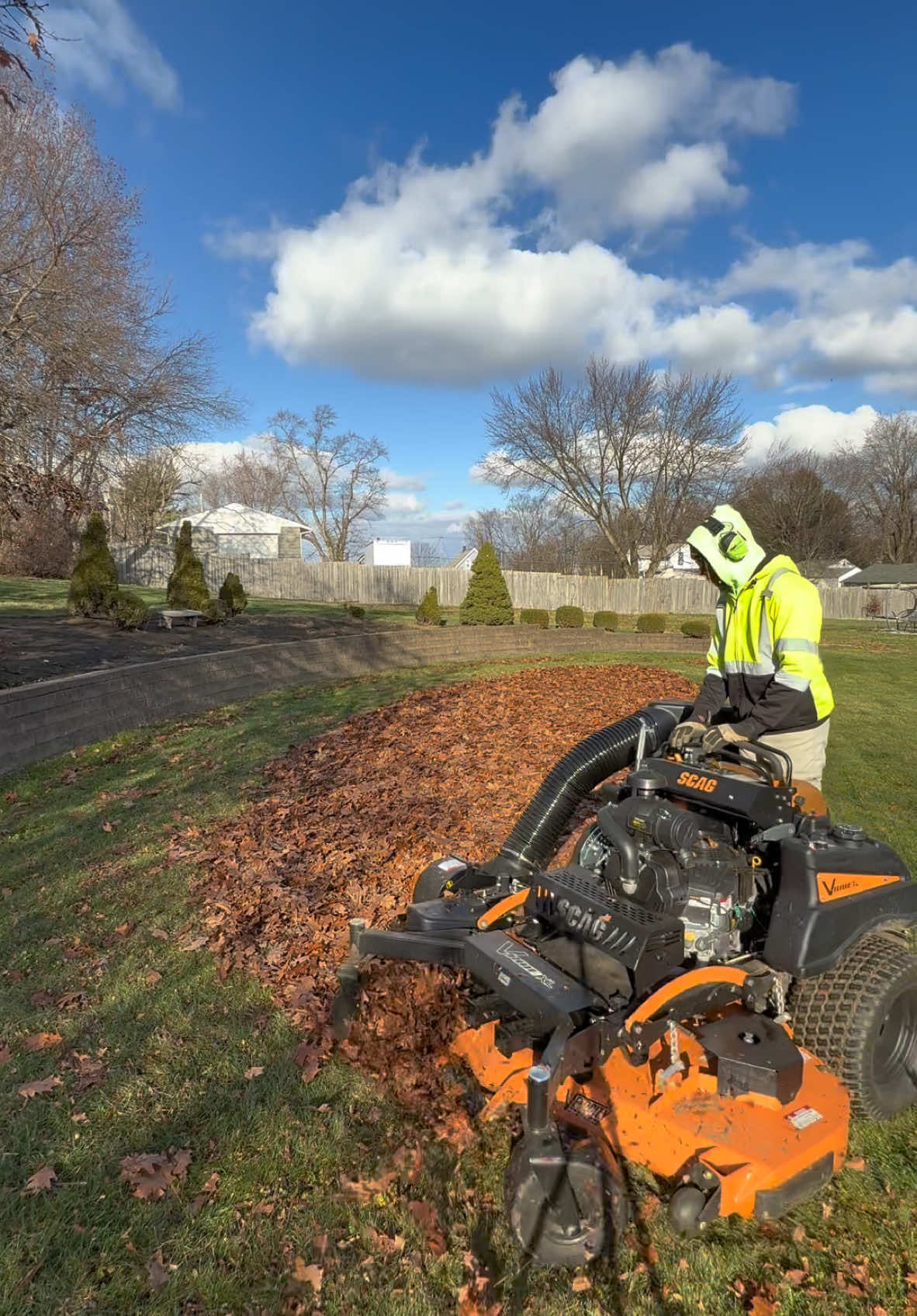 🍁 The VRide XL Sucking Up Leaves With Ease! If you have an extra $3k laying around go grab you a spindle driven bagger! It’s the best accessory for your mower and Makes Leaf Cleanups A Breeze 💪🏾 #zachslawncarellc #scagmowers #lawncare #fyp 