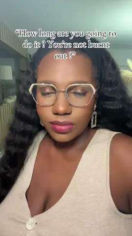 Im not letting up on this everrrr. Its just too lucrative and benefits my family. Push your limits on yourself not me 💁🏾‍♀️ Get my guide if you want in as well! I also offer mentorships ! #biocoastalnursingguide #bicoastalnurse #nursememwa #nurseinfluencer #nurseprenuer #nursepaytransparency #blacknurse #nursepaycheck #nurselife 