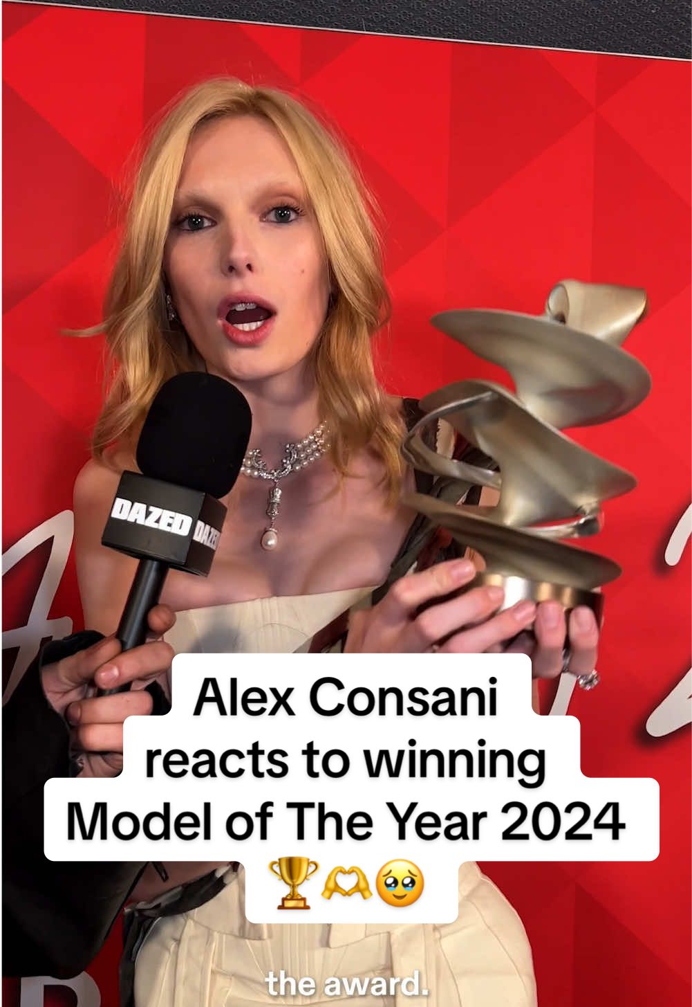 Replying to @MadisonBinks SHE DESERVES IT ALL @Alex Consani #alexconsani #tfa #thefashionawards 