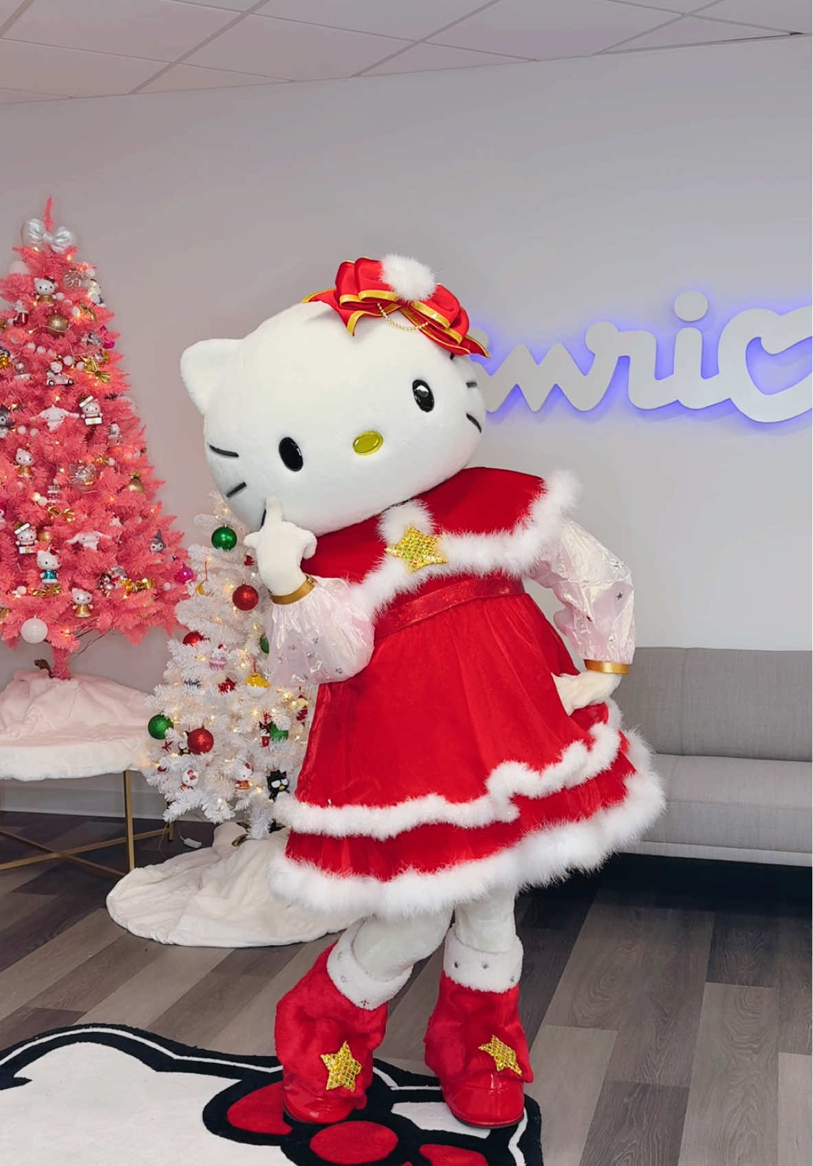 New holiday dress unlocked ❤️🤍 #hellokitty 