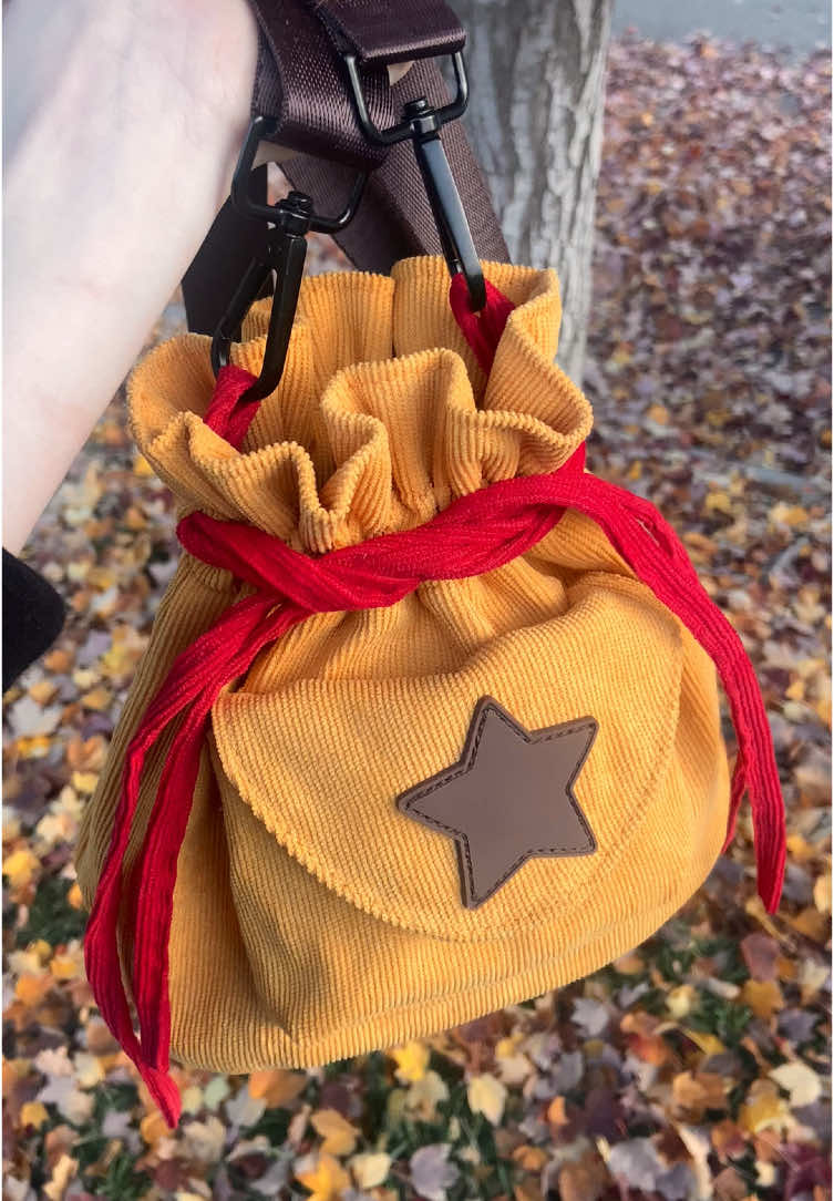 Bell bags now available!!! They ship next day, get one in time for Christmas. Only 50 available 🔔🌷💰 Pls spare me with the editing I’m a boomer 🥲 #animalcrossing #animalcrossingnewhorizons #bellbag #cosplay #SmallBusiness #cozygaming 