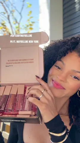 Find your perfect lip combo with @maybelline lifter liner and lifter gloss. Sculls lips for fuller, lifted look and pair with lifter gloss formulated with hyaluronic acid for high shine and hydration.  I absolutely love these shades and the shine without making my lips feel dry. The liners also have a great hold. 💋 #giftedbymaybelline  #lifterliner #liftergloss #makeitcombo #maybelinepartner  