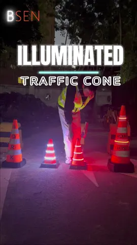 Operation showing for Illuminated collapsible traffic cone #trafficcone #LEDsafetycone #roadconstruction #warninglights 
