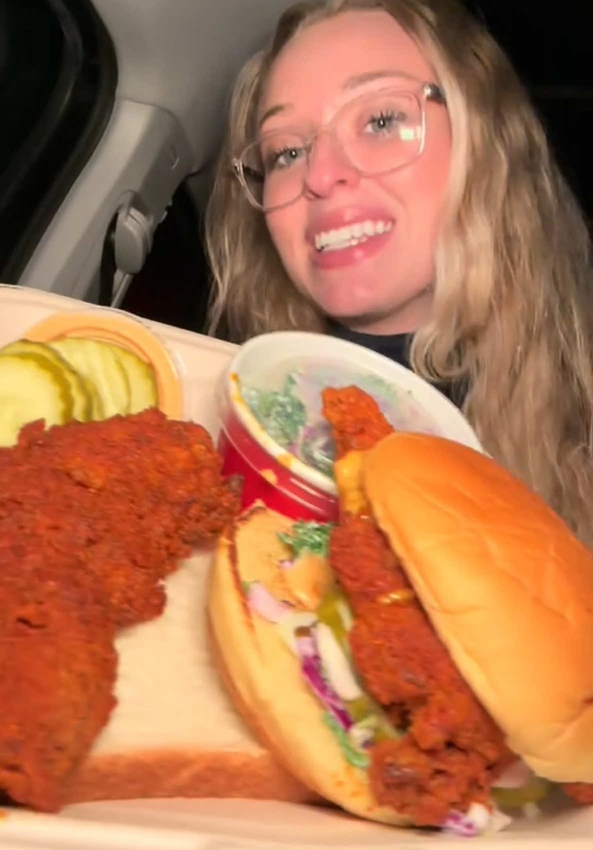 If you’re not eating #daveshotchicken like this, you’re doing it wrong ❌ #daveshotchickenreview #daveshotchickenmukbang #spicychickensandwich #fyp #foodtiktokfood @fitteats 