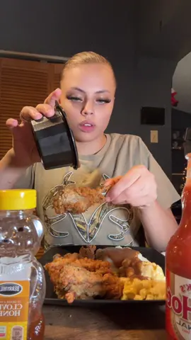 Kentucky fried chicken never disappoints me !! #fypシ゚viral #eat #dinner #kfc #chicken #gravy #mukbang 