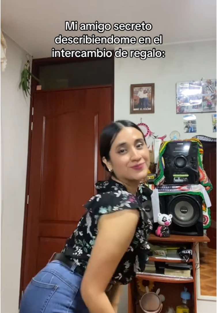 JAJAJAJAJAJAJA como lo supo? 😂 #corazonserrano #navidad #intercambioderegalos #fyp #lima #peru #Cumbia #mixchuchaqui @Corazón Serrano Perú 