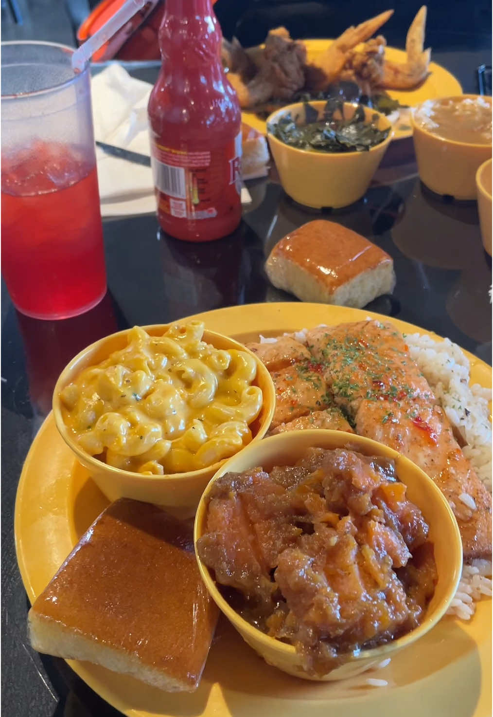 Yes🤣🤣 we drove all the way to ohio to try this food😩 and it was GOOD 9/10 🫦 ! Definitely go support if you ever in the Ohio area !! 🤎#fyp #trending #wlw #braidersontiktok #contentcreator #viraltiktok #followme #tryingfood #foodcontent #foodtiktok #southerngraceeats #ohio #ohiostate #soulfood #ohiofood 