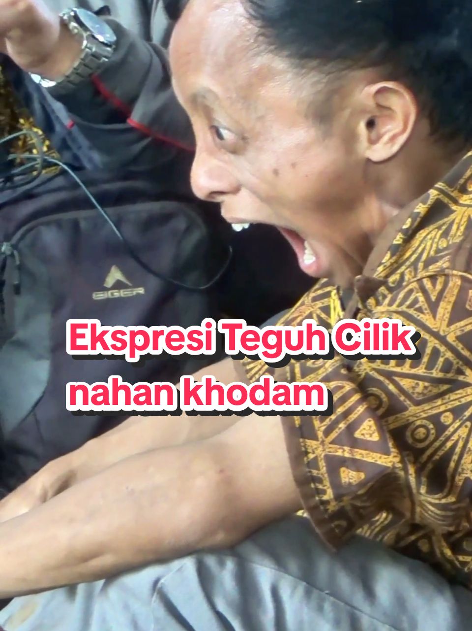 Ekspresi Teguh Cilik nahan khodam #jaranantiktok #ebegkebumen #ebegbanyumasan #kudalumping #jarankepang #jathilan #kudakepang #kesurupankudalumping #mendhemebeg #ndadijaranan #teguhcilik 