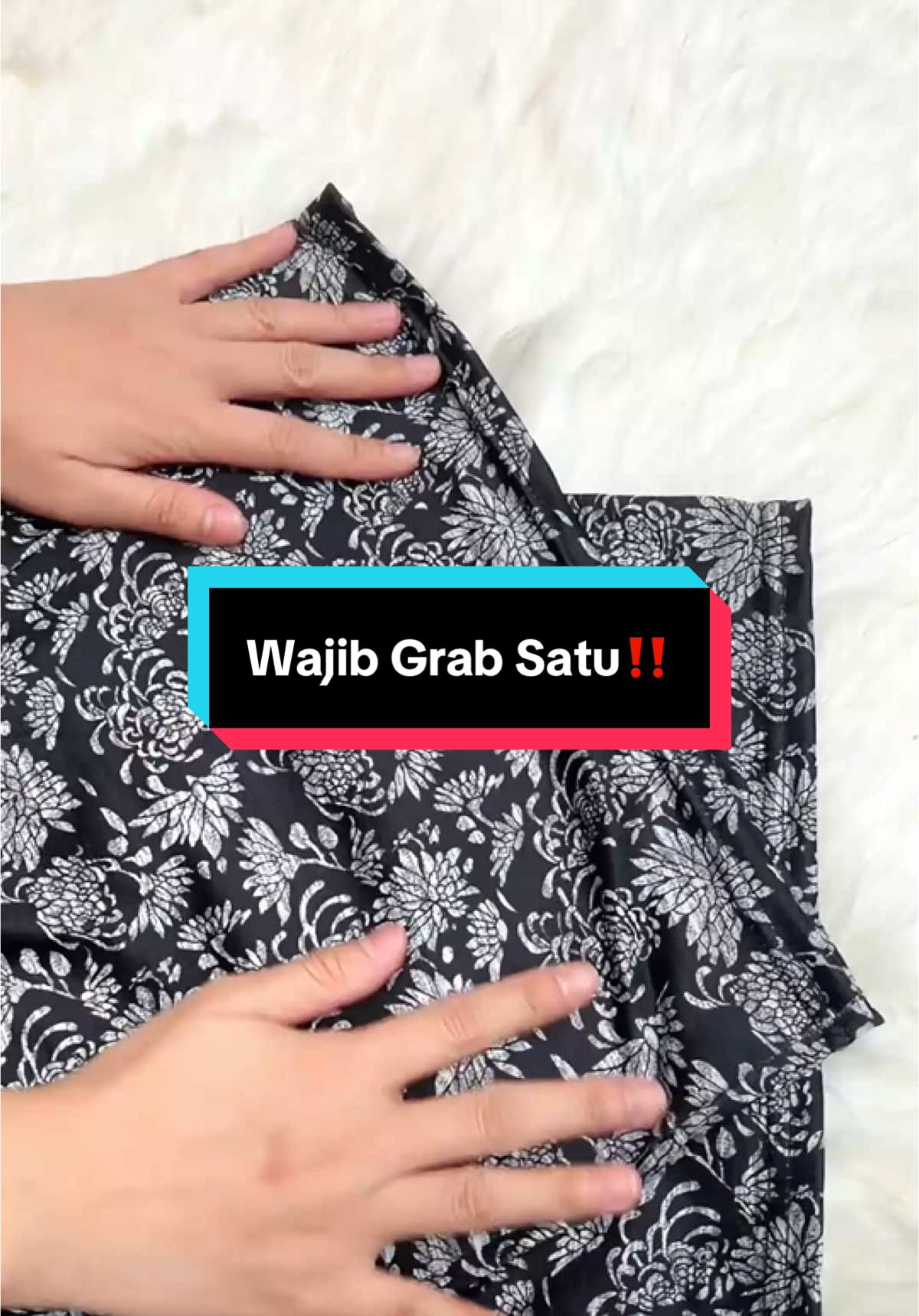 Tengok ni guyss seluar Printed Pallazo design floral memang cantik sangat‼️😍  #racuntiktok #TikTokShop #KMFashion #KMFashionStyle #fyp #trending #OOTD #outfitideas #OOTD #pants #seluar #seluarmurah #seluarviral #videostailfesyen 