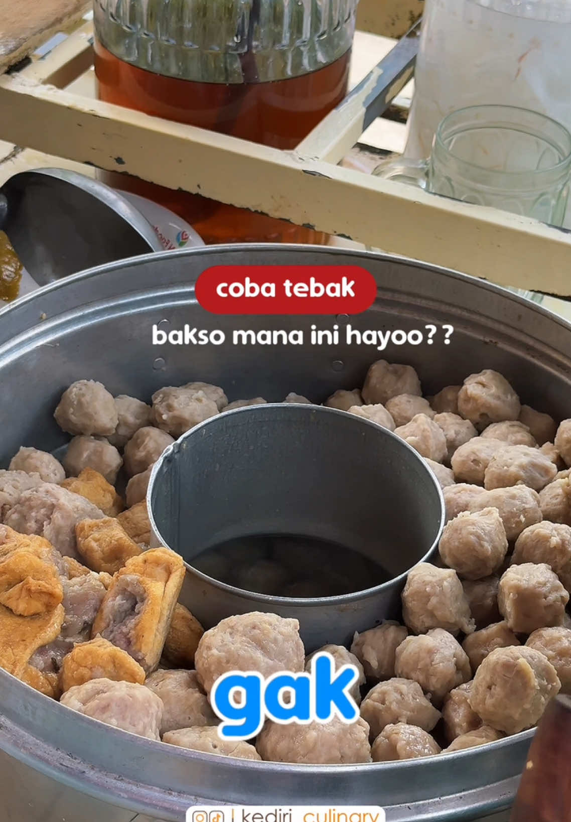 Langganan siapa sih bakso yang satu ini? Coba komen lur! #review makanan #foodvlogger #kediriculinary #kakilimakediri #kedirikekinian  #kediringemil #kulinercahkediri #kedirihits  #kulinerkediri #food #jatimculinary #kulinerjatim #kulinerjawatimur #streetfood 