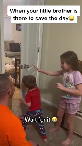 Lil man came out of NOWHERE. 😂🦷 #funny #family #teeth #sister #brother #tooth 