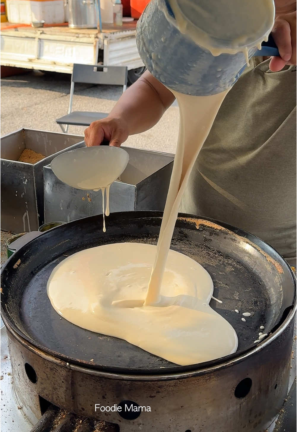 Popular Peanut Corn Pancake - Malaysian Street Food Price : MYR 2.5 / USD 0.5 Location : SS2 Night Market google map : https://maps.app.goo.gl/TRMDMpFvuF8iPn8S7