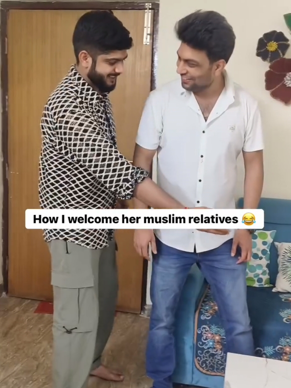 how I wellcome her Muslim relative 🤣🤣#cpm #tiktokgrow #foryour #unfreezemyacount #1000k #treanding #foryoupage❤️❤️ #unfreezemyacount🙏 #fybシ #foryou 