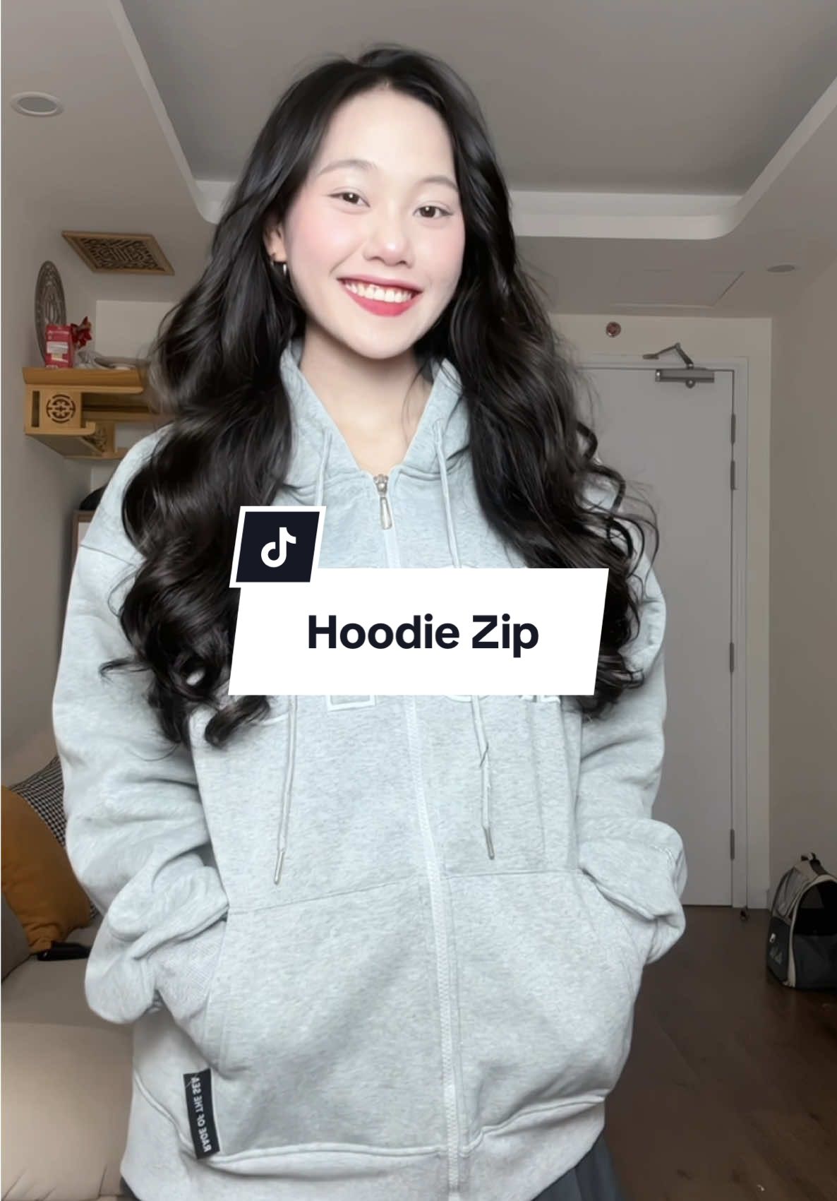 Hoodie Zip có lót nỉ, chất xịn mặc tiện lém luôn 🥰❤️‍🔥 #hoodiezip #hoodiekhoakeo #hoodie #aokhoac #jacket #duongailinh 