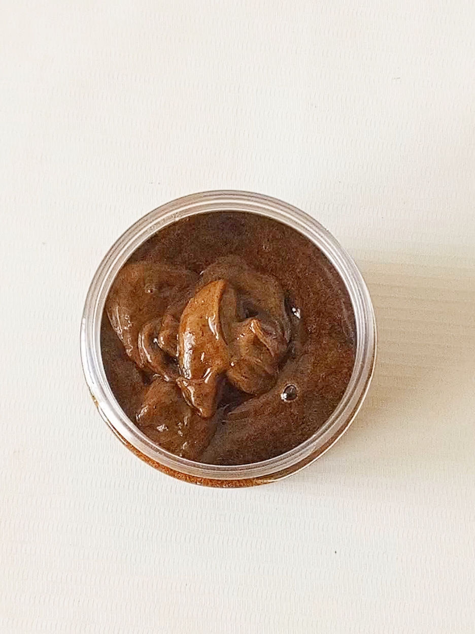 How To Make Black soap that clears dark spots and even out skin tone. Get my information-packed ebook to learn how to make over 40 safe and natural skincare products. Also visit bl0g. L!ñk !ñ b!0 #blacksoap #brighteningsoap #naturalsoap #beautysoap #adanwaimo 