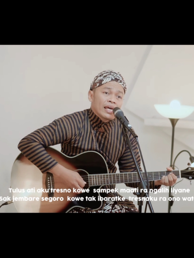 Tulus sayang kowe - Cipt.Kuncung Majasem Cover by Siho #tulussayangkowe #kuncungmajasem #lagujawa #lagujowo #lagujawahits #lagujowoviral #lagujowoviraltiktok #siholiveacoustic #fypシ゚viral #fypage #fypシ 