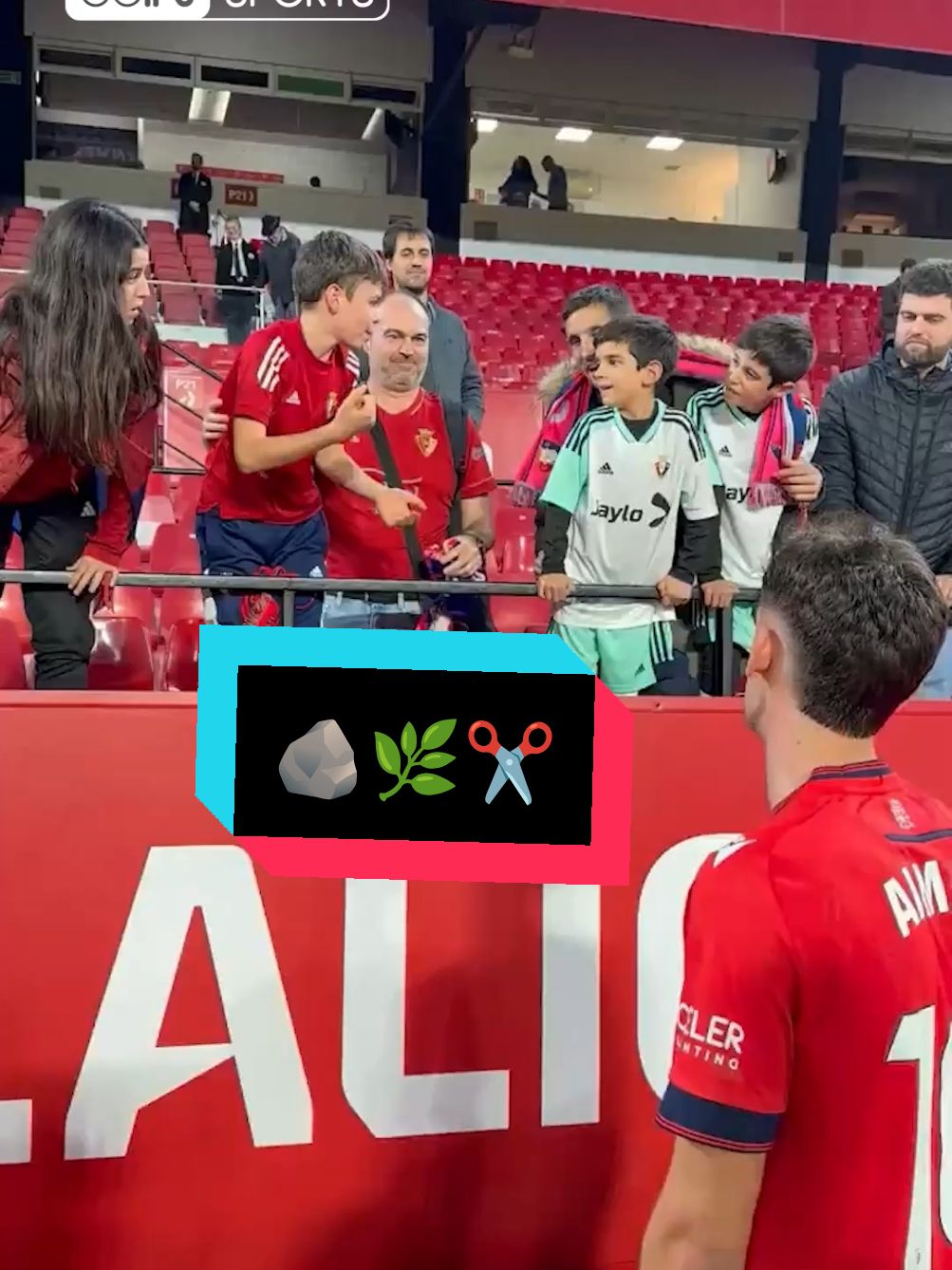 🪨🍃✂️ Ils jouent le maillot à pierre-feuille-ciseaux ! #Football #Foot #LaLiga #LOL #Fun #Sport #SportsTikTok 