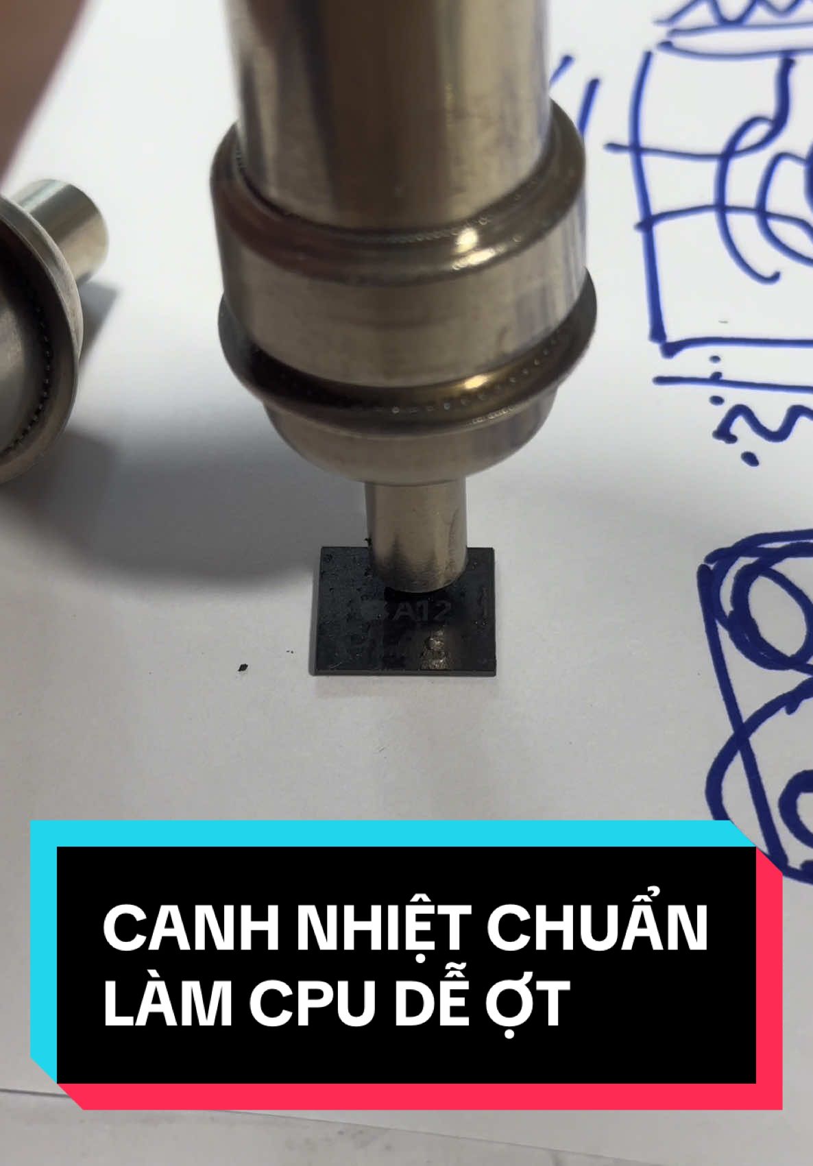 Mô tả ngắn về cách canh nhiệt làm với CPU hoặc các loại IC khác. Quan trọng vẫn là cách luyện tập kỹ năng thuần thục, kiến thức và nguyên lý cũng chỉ là trang bị cơ bản. Thành công là do chính bản thân mình. Chúc ae mau luyện thành thục và hái ra nhiều kèo#TikTokAwardsVN #nghechuchot #AppleINC #faceid #mrdfixapple #CapCut #iphonetricks #iphonetricks 