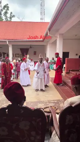 Chief Obazuaye of Issele-uku displaying with the Eben,after hus installation at the palace of the Obi of issele-uku. #joshakeh #africanking #benin #bendel #igue #ekpenede #iguefestival2024 #edonorisi #edoodion #isseleuku #isei 