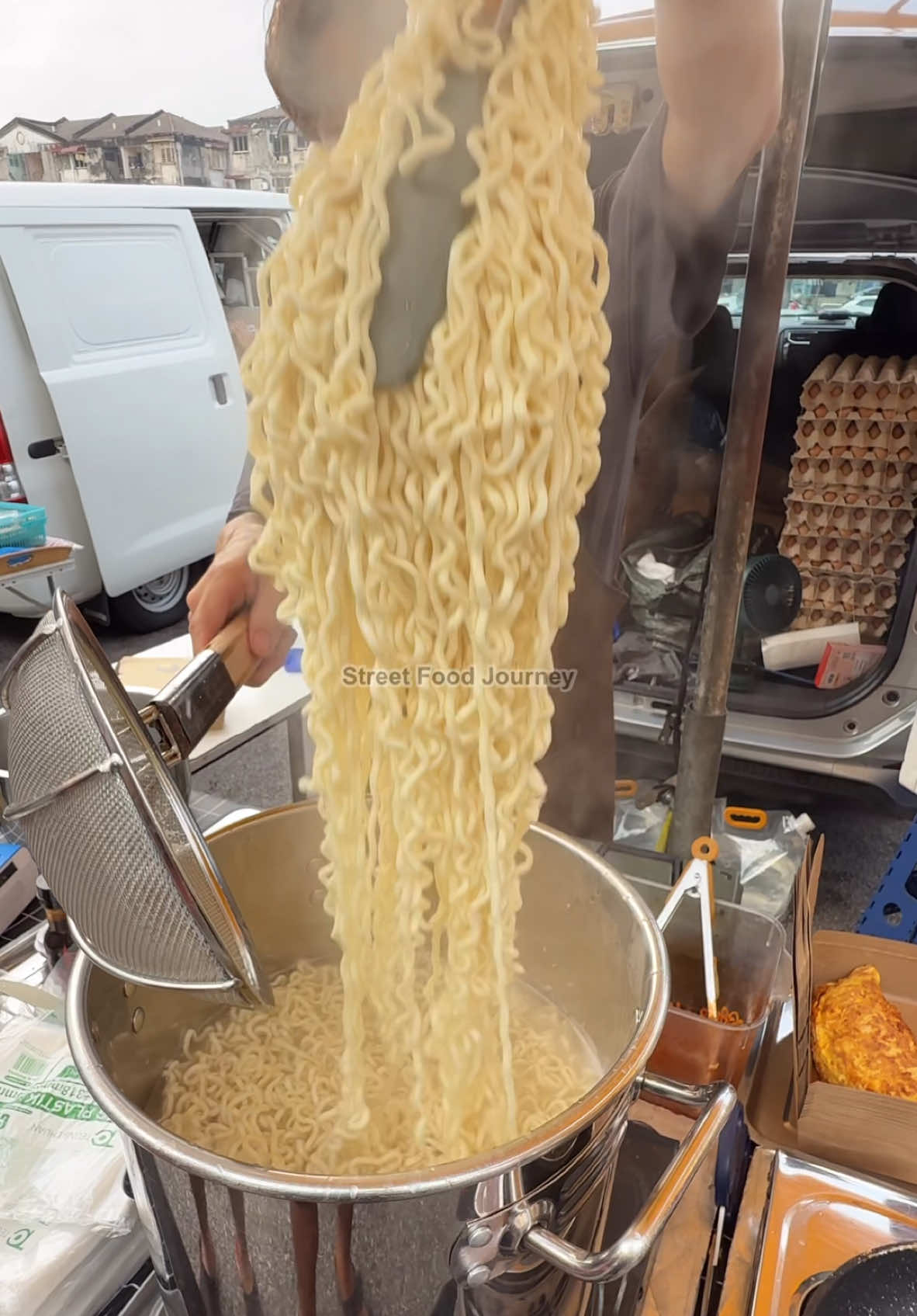 The Most Famous Spicy Korean Noodle Omelette In Malaysia 🔍 Business name  Omelette Noodle  📍Address Pasar Malam Taman Connaught 💵 Price  RM 15 / $ 3.15 USD  #malaysia #streetfood #trend #viral #noodles 