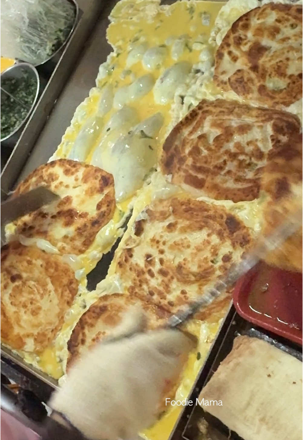 Awesome! Super Popular Taiwanese Egg Pancake - Taiwanese Street Food Price : TWD 45 / USD 1.4 Location : No. 438號, Zhongzheng Rd, Xindian District, New Taipei City, 231 - 旭達豆漿店 ▶Google map: https://maps.app.goo.gl/X3UXf45Gu1CvYTSu6