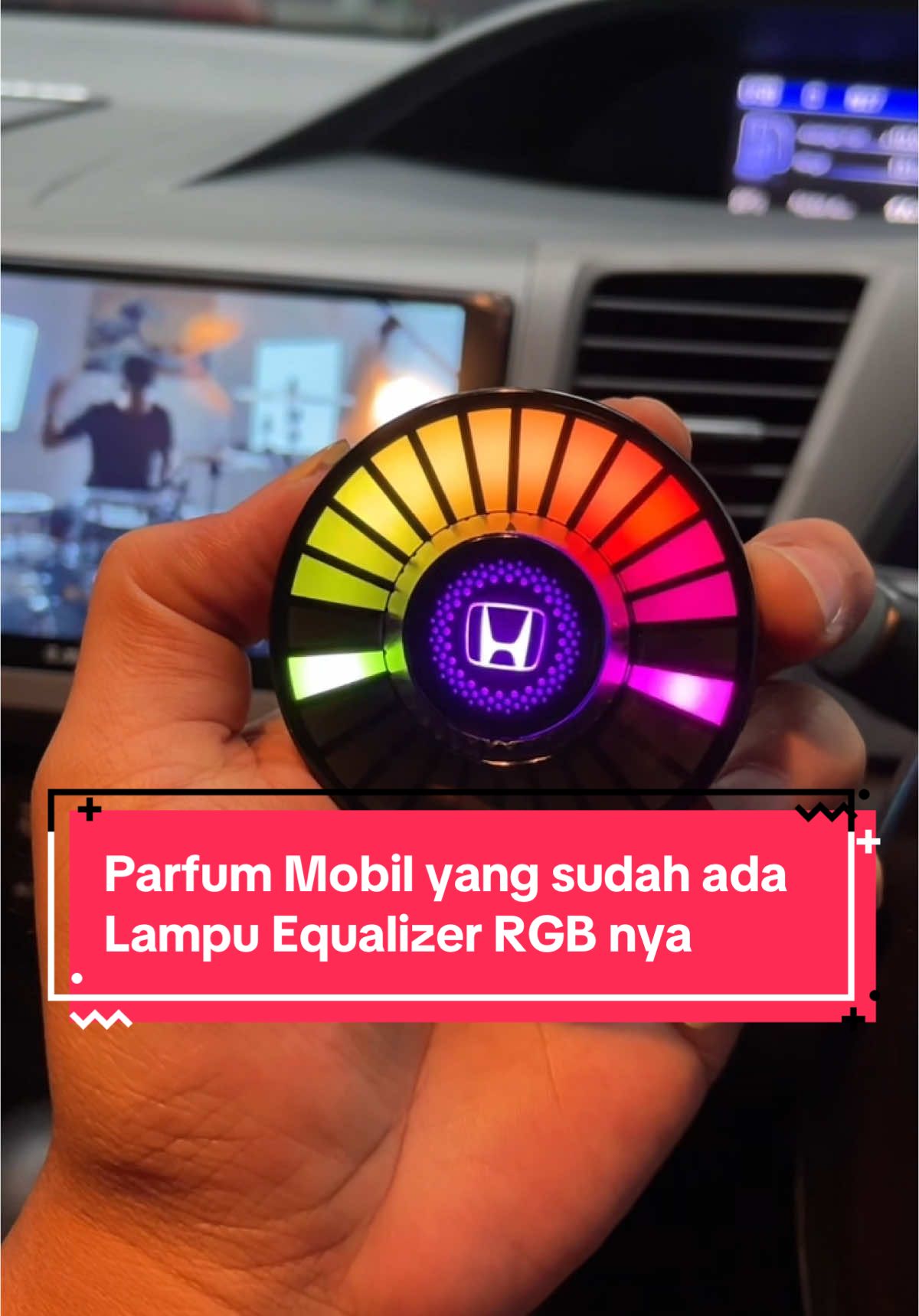 Parfum mobil sekaligus ada lampu RGB yang bisa ngikutin suara disekitarnya, recasable dengan USB typeC, batrenya awet dan bikin suasana dimobil lebih wangi dan lebih terlihat keren. #parfummobil #aksesoriesmobil #lampurgb #pewangimobil 