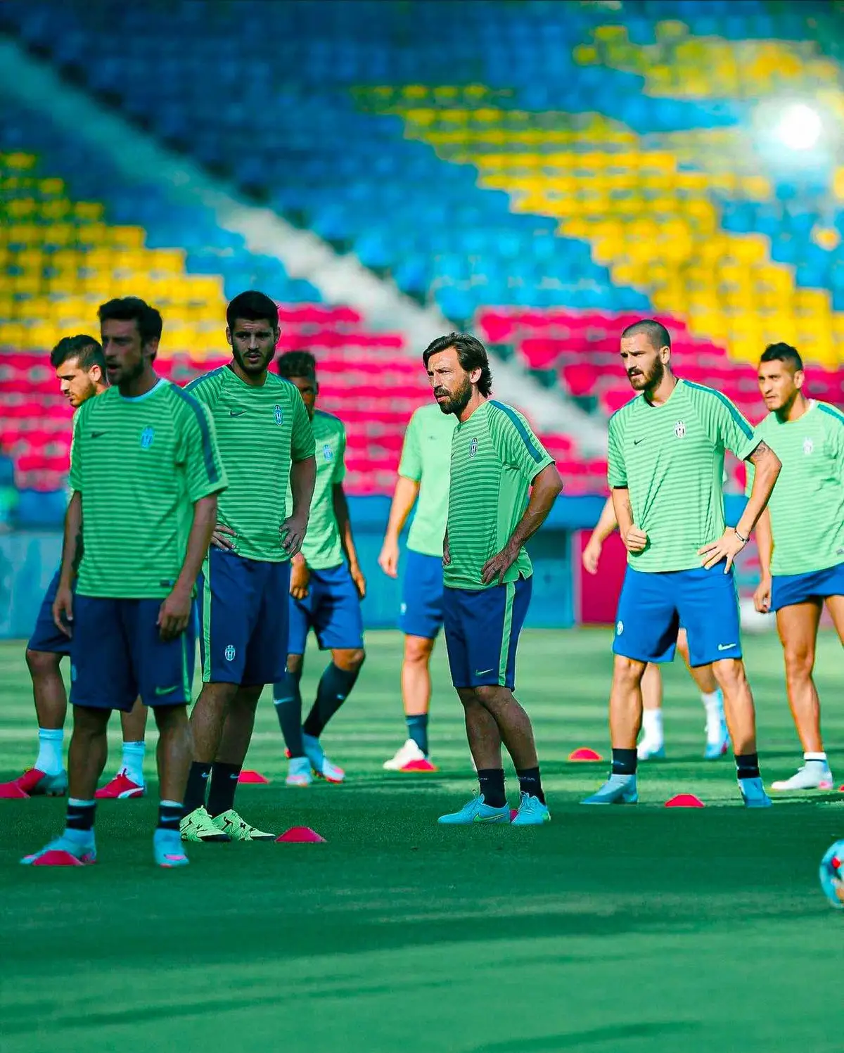 Back in 2015, the Juventus crew touched down at the Olympiastadion in Berlin, locked in and ready for the Champions League final. This wasn’t just any squad, this was Juve at its peak, a lineup stacked with icons like Pirlo pulling strings, Buffon holding it down between the sticks, and Tevez bringing that killer instinct up top. Their training sessions were all about unity and focus, the type of grind that had gotten them through a season full of battles. Though the final didn’t go their way against Barca’s powerhouse, this team left their mark, showing grit, style, and that undeniable Juve class. It was a journey that reminded everyone why the black and white stripes represent more than a club, it’s a legacy. That season? Pure memories, from the streets of Turin to the biggest stage in football. #juventus #juventusfans⚪⚫ #uclfinal #championsleague #footballtiktok #foru #targetaudience #goviral #fyp 