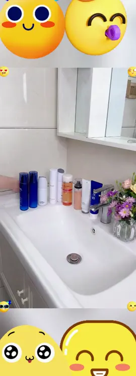 The storage rack with suction cups can be placed in the bathroom to hold various bottles and jars. When hung in the kitchen, it can be used to store scallions and garlic.#GoodThingsforBathroom#StorageShelf#NoDrillingRequired#ScallionandGarlicStorageBox 