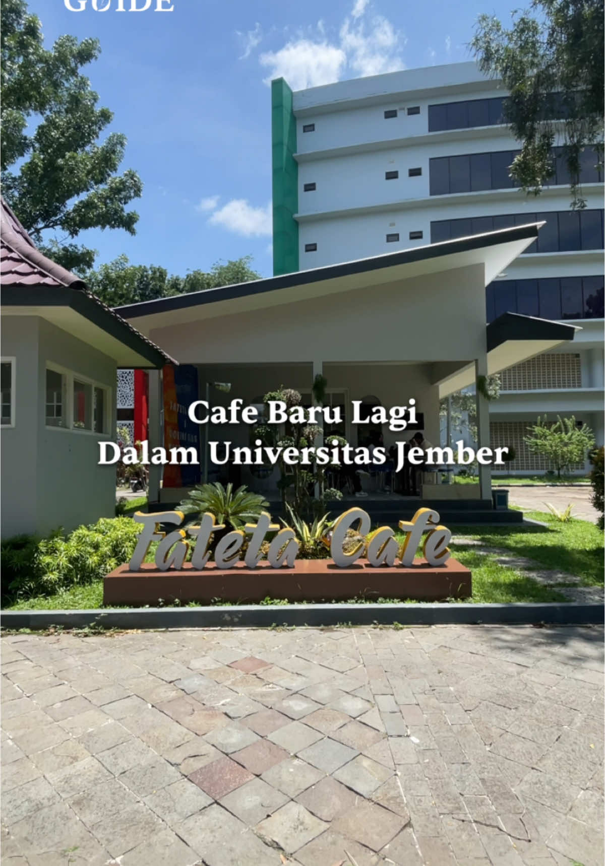 Cafe yang punya specialty bakery dalam kampus UNEJ!  Masih baru 1 bulan grand opening. Untuk menunya juga beragam, mulai dari non coffee, juice dan coffee juga ada. Menu yang paling mereka highlight juga ada roti spesial buatan dari temen-temen faperta UNEJ. Untuk harga pastinya juga ga bikin kantong kosong! Tempatnya juga nyaman buat spot produktif. 📍 Fateta Cafe - Jl. Kalimantan No.37, Krajan Timur, Sumbersari (Fakultas Teknologi Pertanian UNEJ)  #jbrguide #jember 