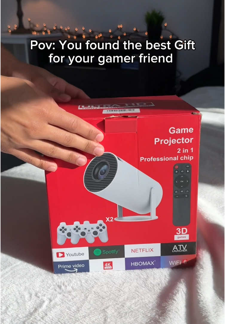A gaming projector for Christmas 🕹️🎄