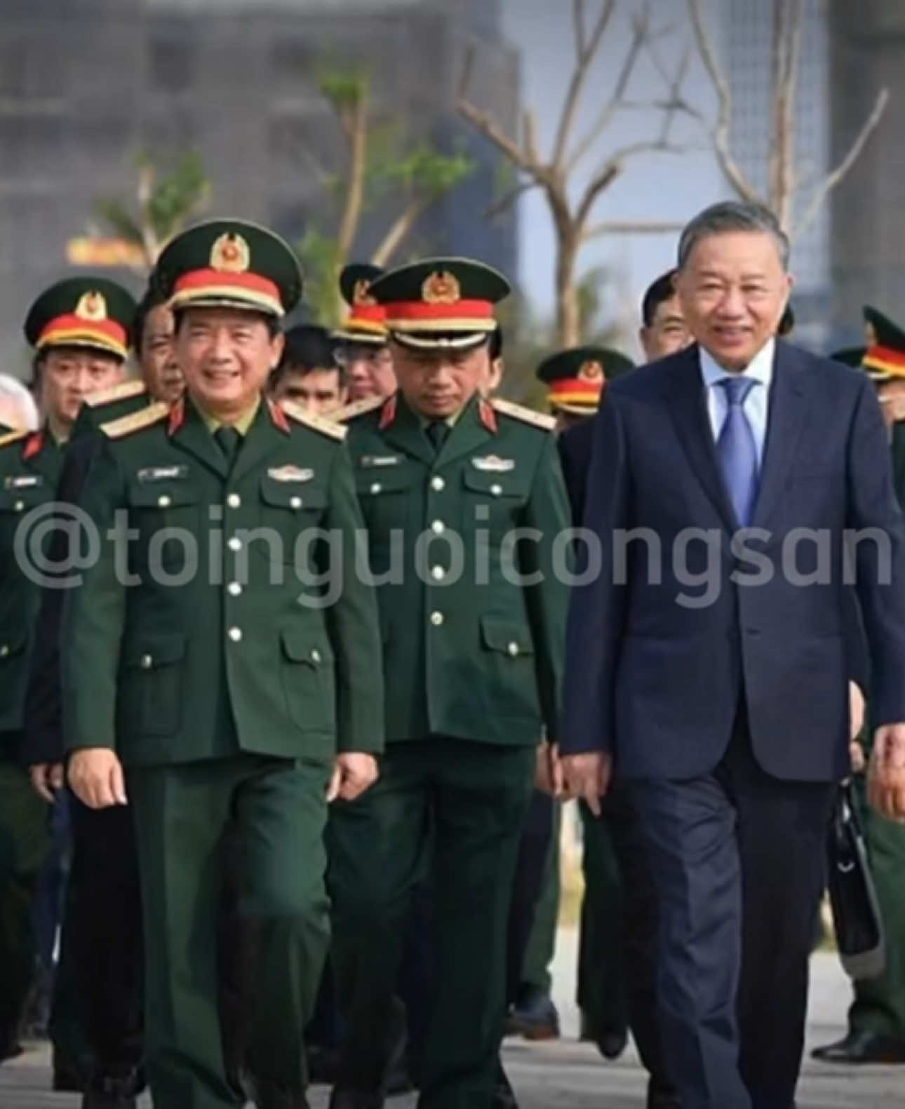 Chiều nay (3.12), Tổng Bí thư Tô Lâm - Bí thư Quân ủy Trung ương - đã đến thăm và làm việc tại Bảo tàng Lịch sử Quân sự Việt Nam. #tongbithutolam #daituongphanvangiang #qđndvn 