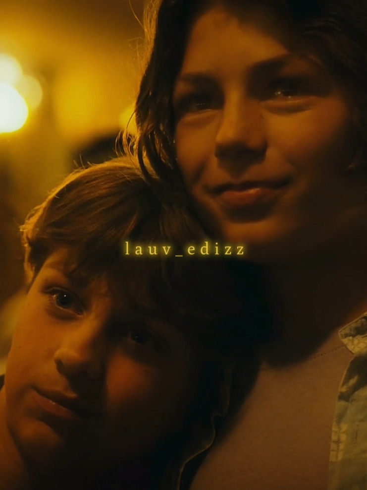 i got a new fav movie #YOUNGHEARTS #younghearts #youngheartsmovie  #mariusdesaeger #lougoossens #anthonyschatteman #ComingOfAge #boyslove #edit #bl #alexanderandelias #fyp #foryou 