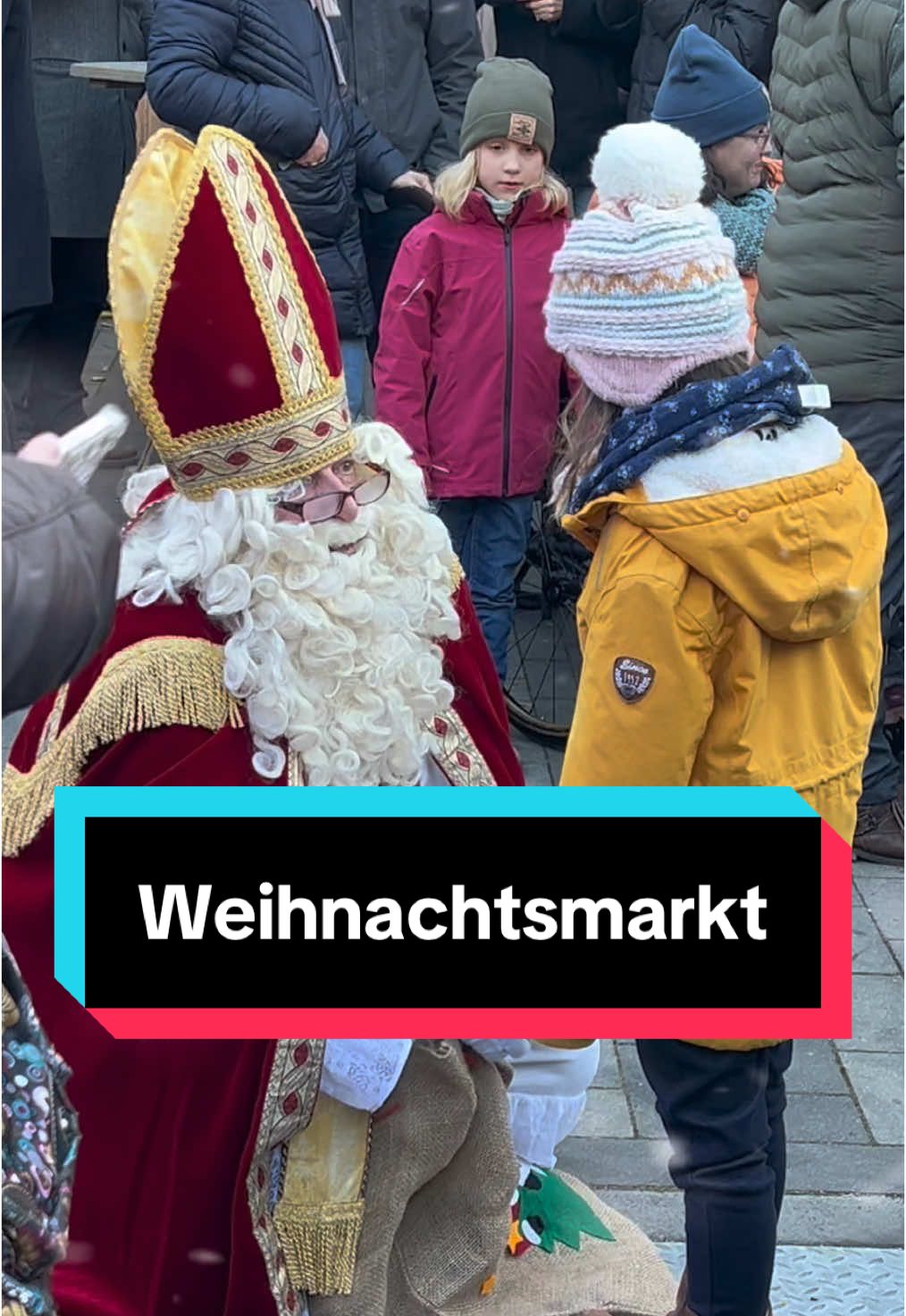 Endlich sind die Weihnachtsmärkte geöffnet! Komm mit, wir schauen uns an, was es alles gibt! #deutschewelle #deutschland #vokabeln #deutsch #LearnOnTikTok #germany #dw #wortschatz #deutschlernen #christmas #weihnachten #weihnachtsmarkt #christmasmarket 