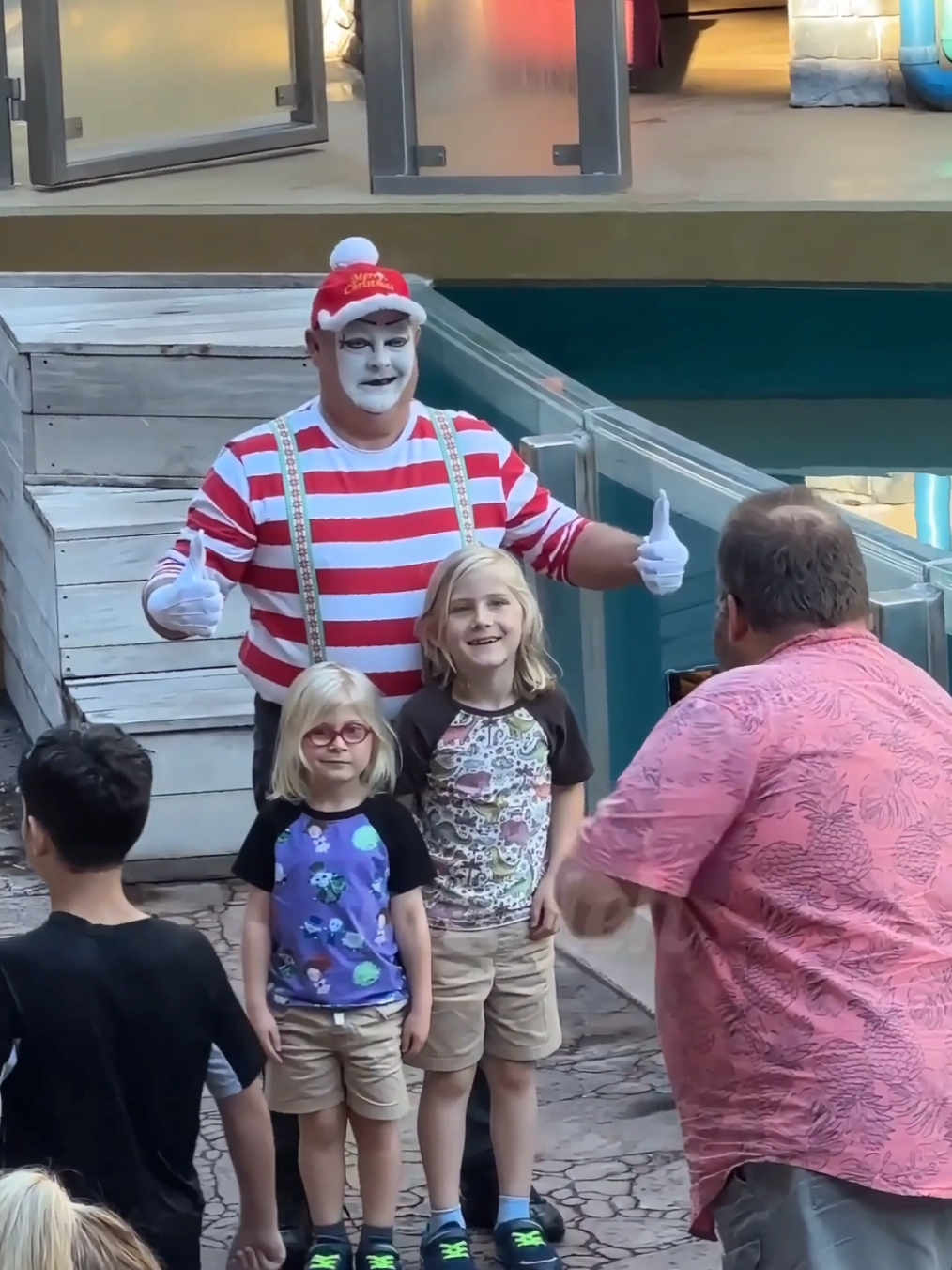 Tom The Mime #lol #tomthemime #totanthemime #soathemime #soamime #mime #tomtheseaworldmime #seaworldmime #funartist #thebestoftom #bestreactionprank #funvibes #totanthemime #foryou #fyp 