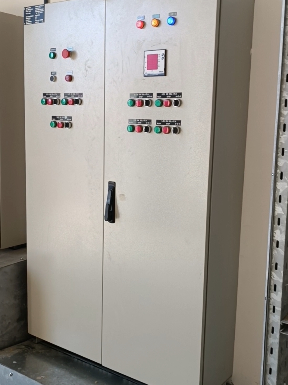 Workshop building 🏫 electric ⚡ distribution panel's setup.  #electrician #electricalwork #electricalpanel #electrical #electricalengineering #الیکٹریشن #विद्युतीय #बिजली #كهربائي #电气 #電気 #fyp #foryou 