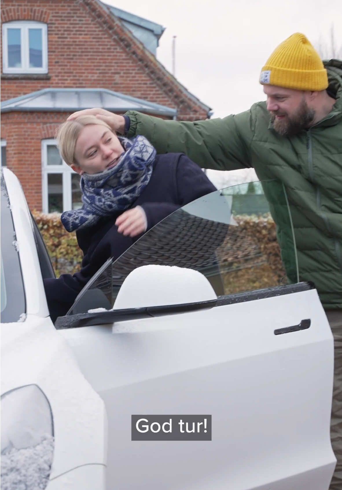 Det er ikke alle, som orker at høre på folk, der har fået elbil #danskhumor #kæreste #elbil #tesla #sjov @TV2 Østjylland 