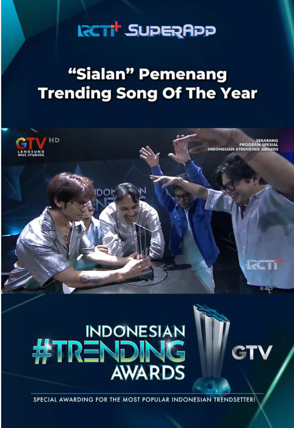 Siapa yang suka dengerin lagu sialan berulang-ulang? 👆🏻 #indonesiantrendingawardsgtv #itagtv #itagtv2024 #juicyluicy #adriankhalif 